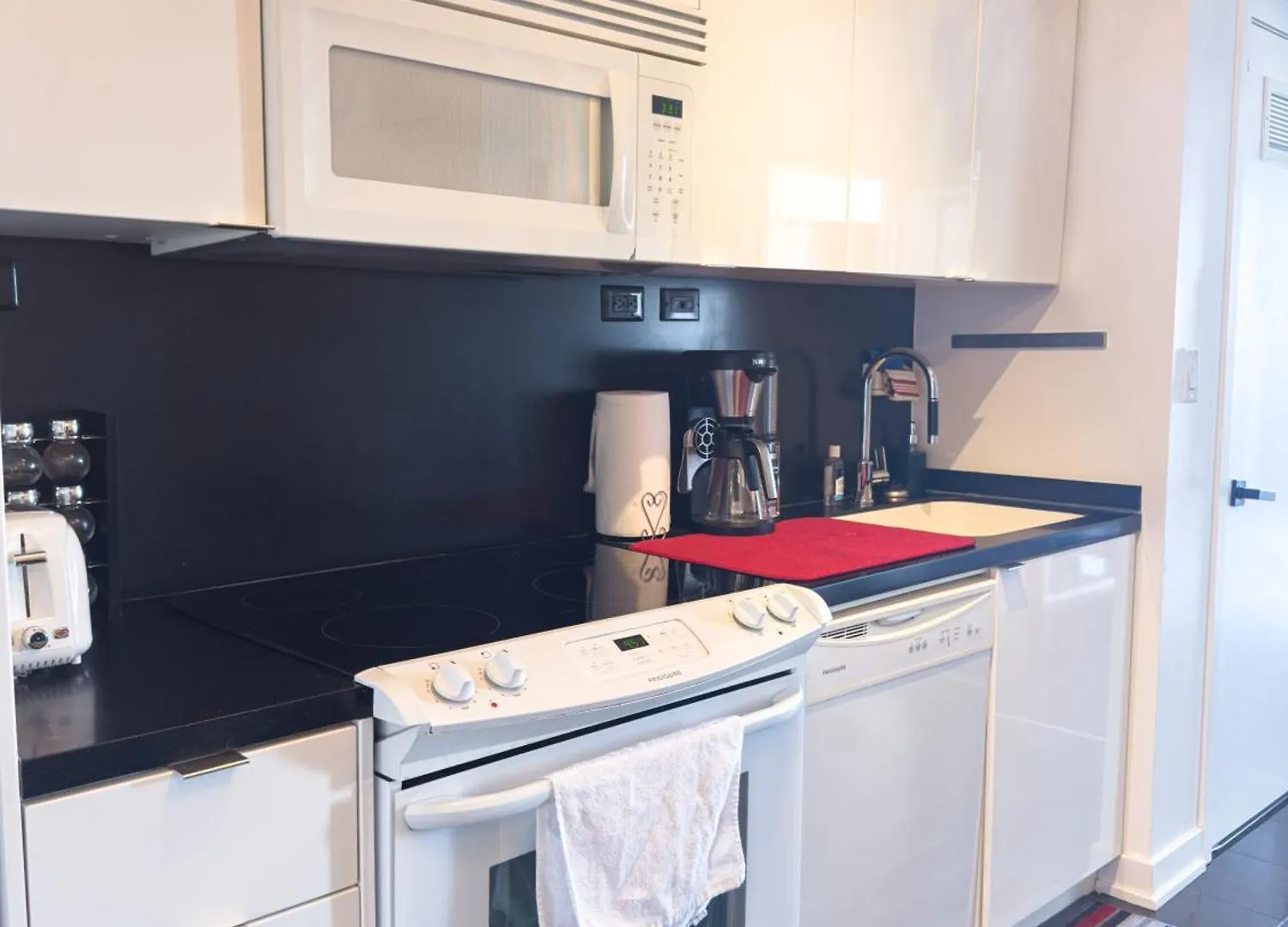 Comfy Suites 2 Beds Lakeview Cn Tower Free Parking Toronto 0*,  Canada