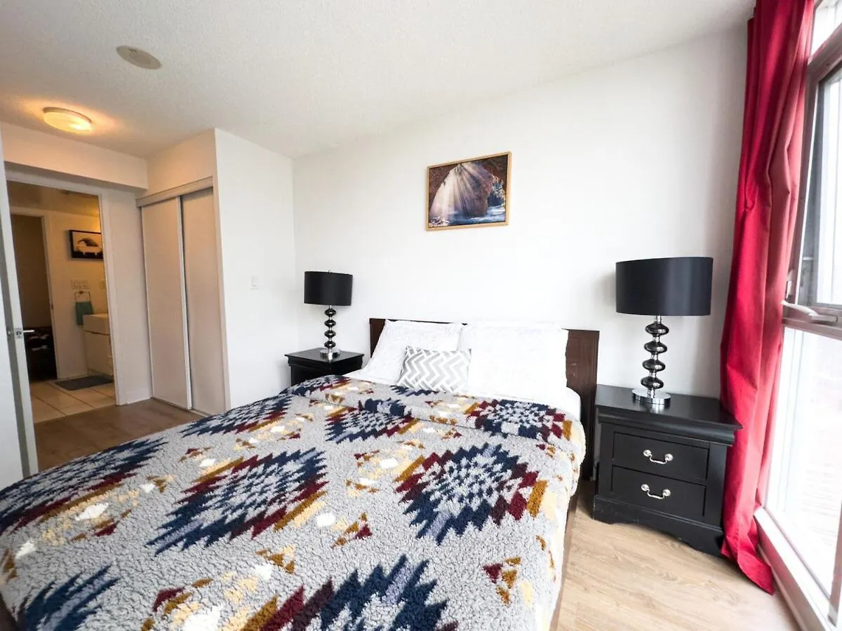 Comfy Suites 2 Beds Lakeview Cn Tower Free Parking Toronto Canada