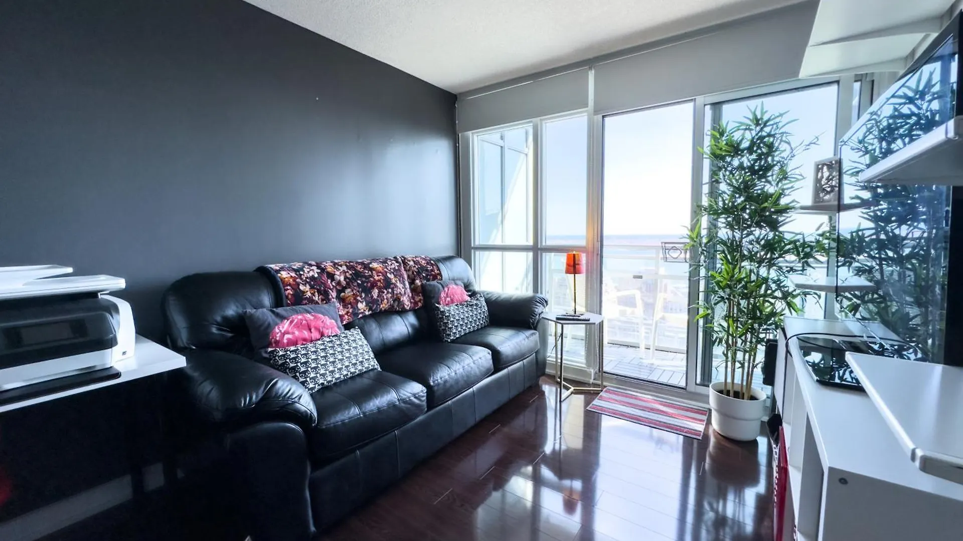 Apartment Comfy Suites 2 Beds Lakeview Cn Tower Free Parking Toronto