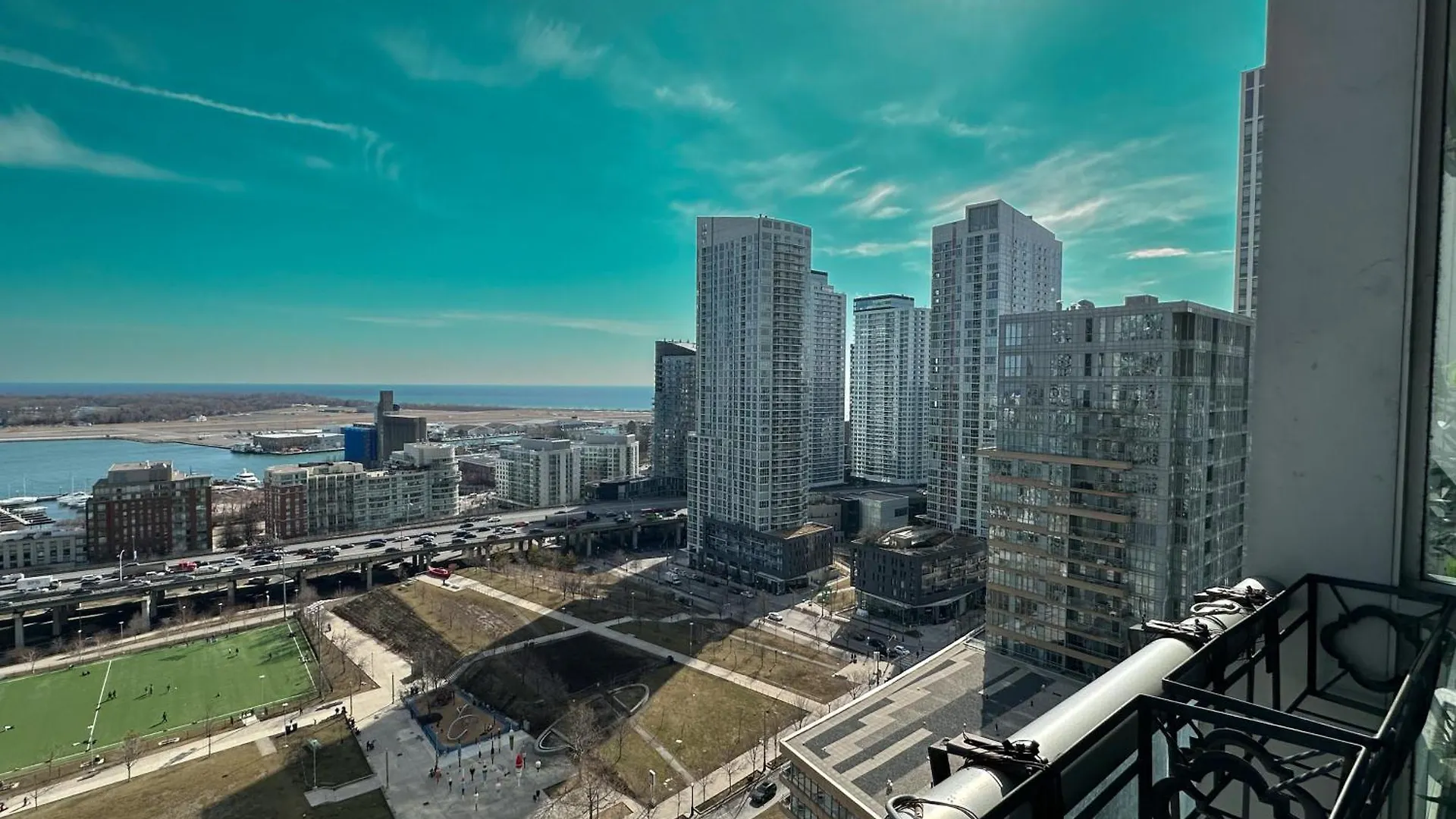 Comfy Suites 2 Beds Lakeview Cn Tower Free Parking Toronto